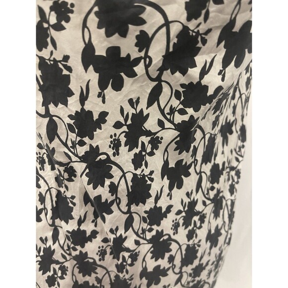 Banana Republic Blouse Top Black White Floral Print Silk V-Neck Size XS - Picture 3 of 7